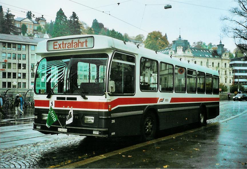 (111'622) - VBSG St. Gallen - Nr. 215/SG 141'215 - Saurer/Hess am 13. Oktober 2008 beim Bahnhof St. Gallen