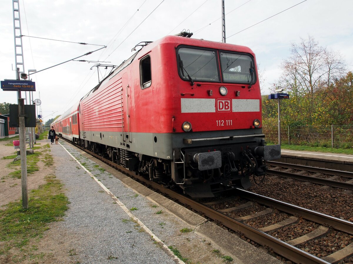 112 111 mit RE 3 auf KSB 921 nach Shwedt (Oder)in Chorin am 22.10.2019.