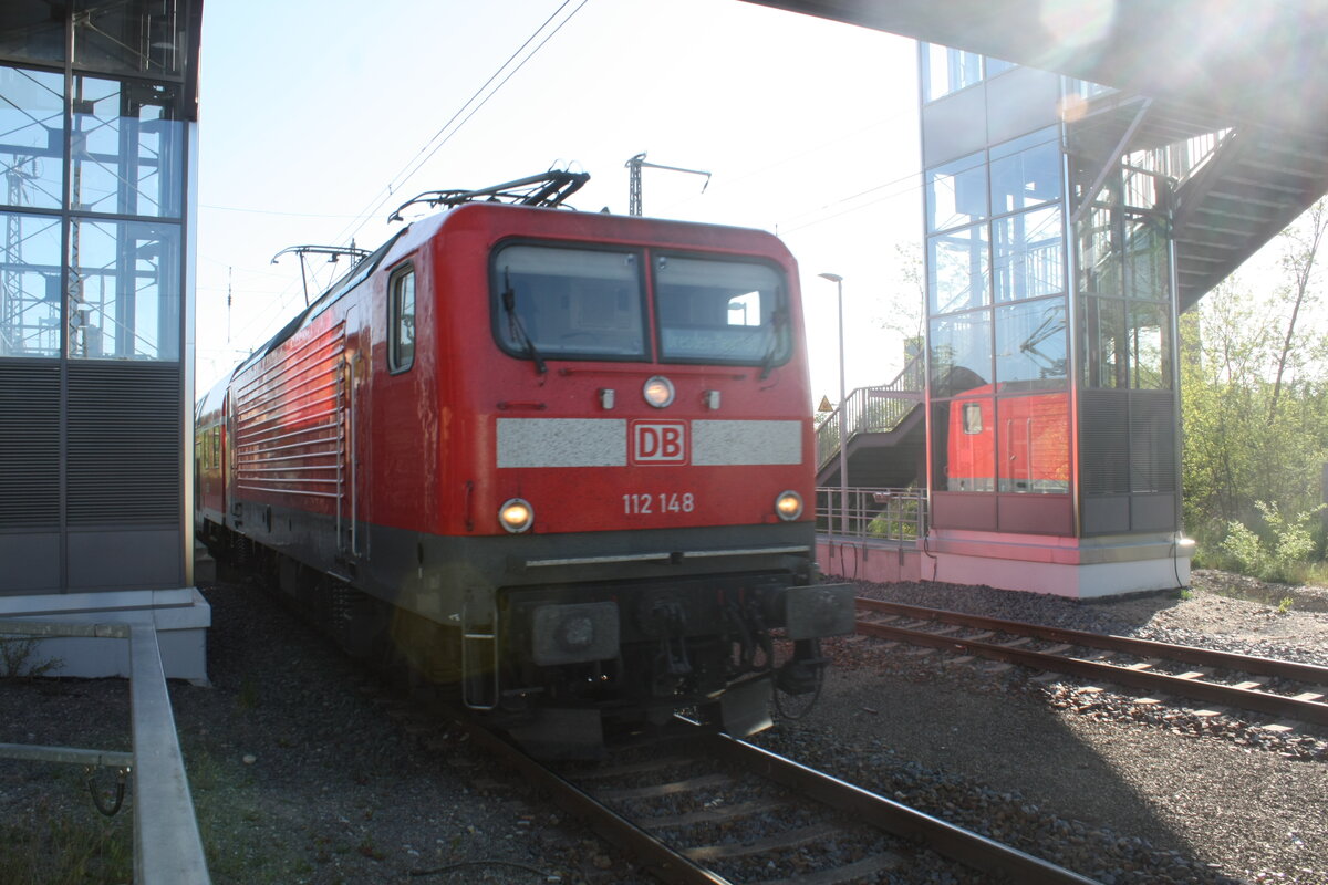 112 148 verl�sst den Bahnhof Ortrand in Richtung Dresden-Neustadt am 15.5.22