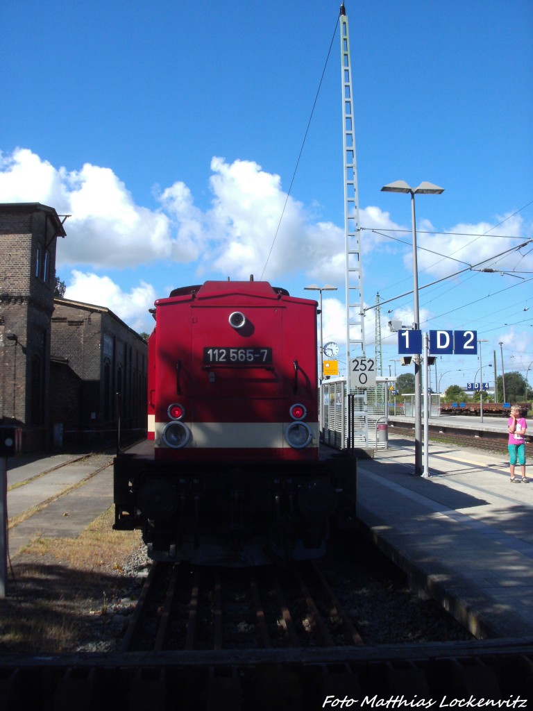 112 565-7 (202 565-8) im Bahnhof Bergen auf R�gen am 15.6.14