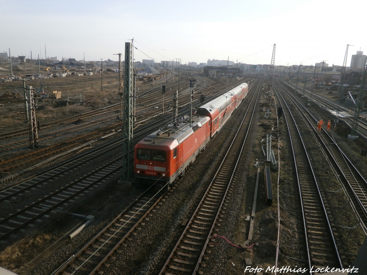 114 032-6 unterwegs als RE20. Aufnahme entstand an der Berliner Br�cke in Halle (Saale) am 17.3.15