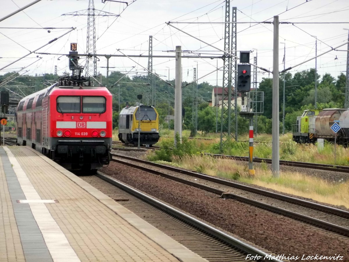 114 039 verl�sst den Bitterfelder Bahnhof in Richtung Leipzig Hbf am 14.7.16