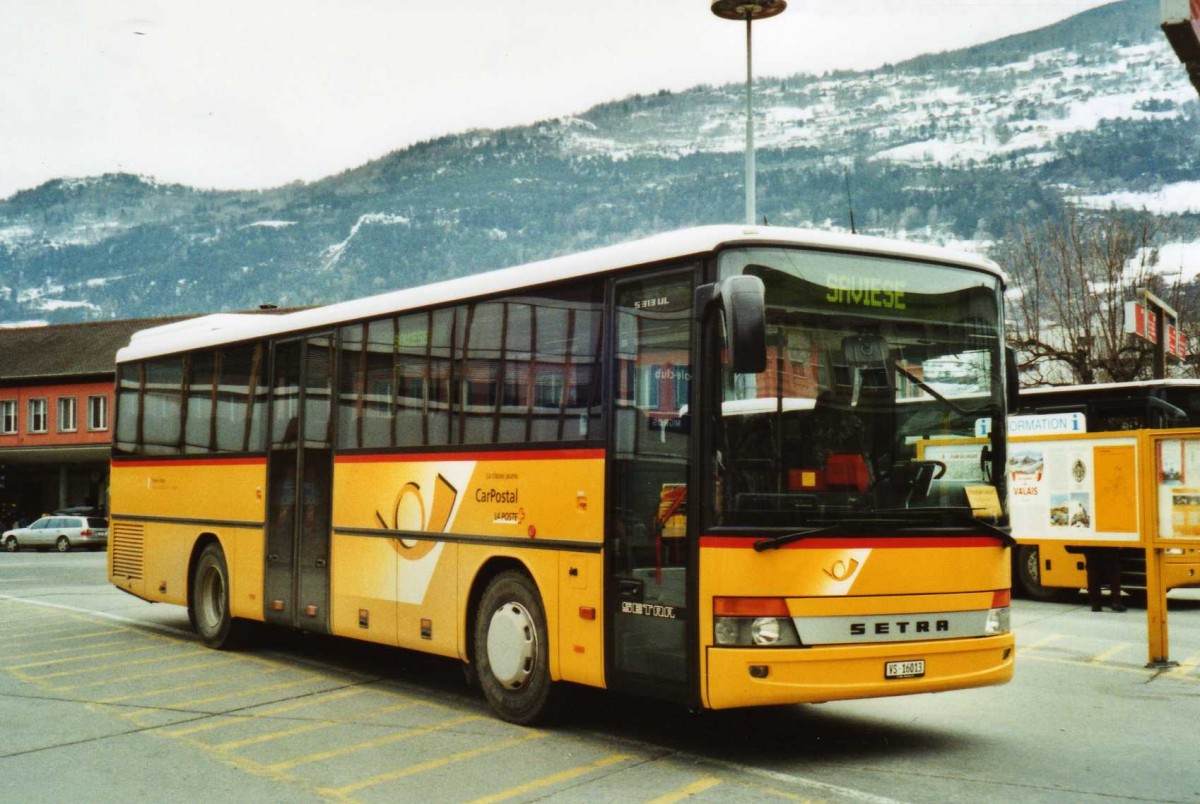 (114'705) - Dubuis, Savi�se - VS 16'013 - Setra am 1. M�rz 2009 beim Bahnhof Sion