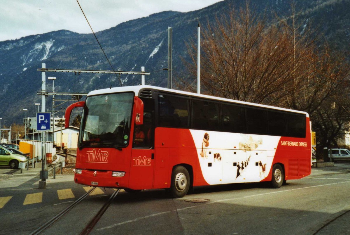 (114'711) - TMR Martigny - VS 30'055 - Renault am 1. M�rz 2009 beim Bahnhof Martigny