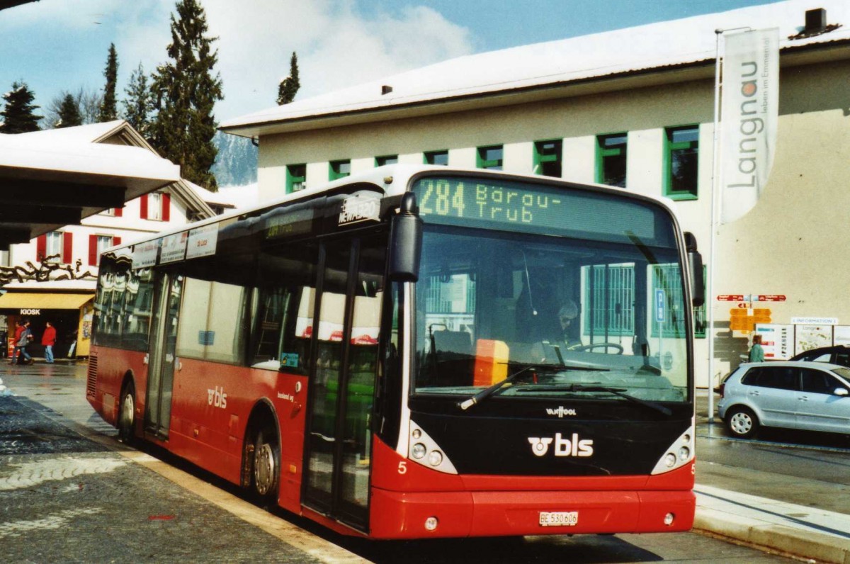 (114'717) - Busland, Burgdorf - Nr. 5/BE 530'606 - Van Hool (ex AOE Langnau Nr. 5) am 7. Mrz 2009 beim Bahnhof Langnau