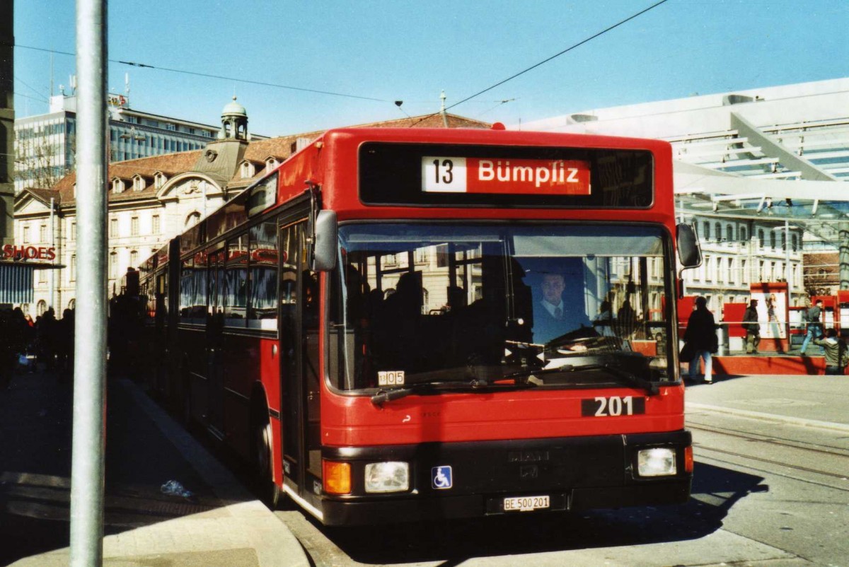 (115'133) - Bernmobil, Bern - Nr. 201/BE 500'201 - MAN am 16. April 2009 beim Bahnhof Bern