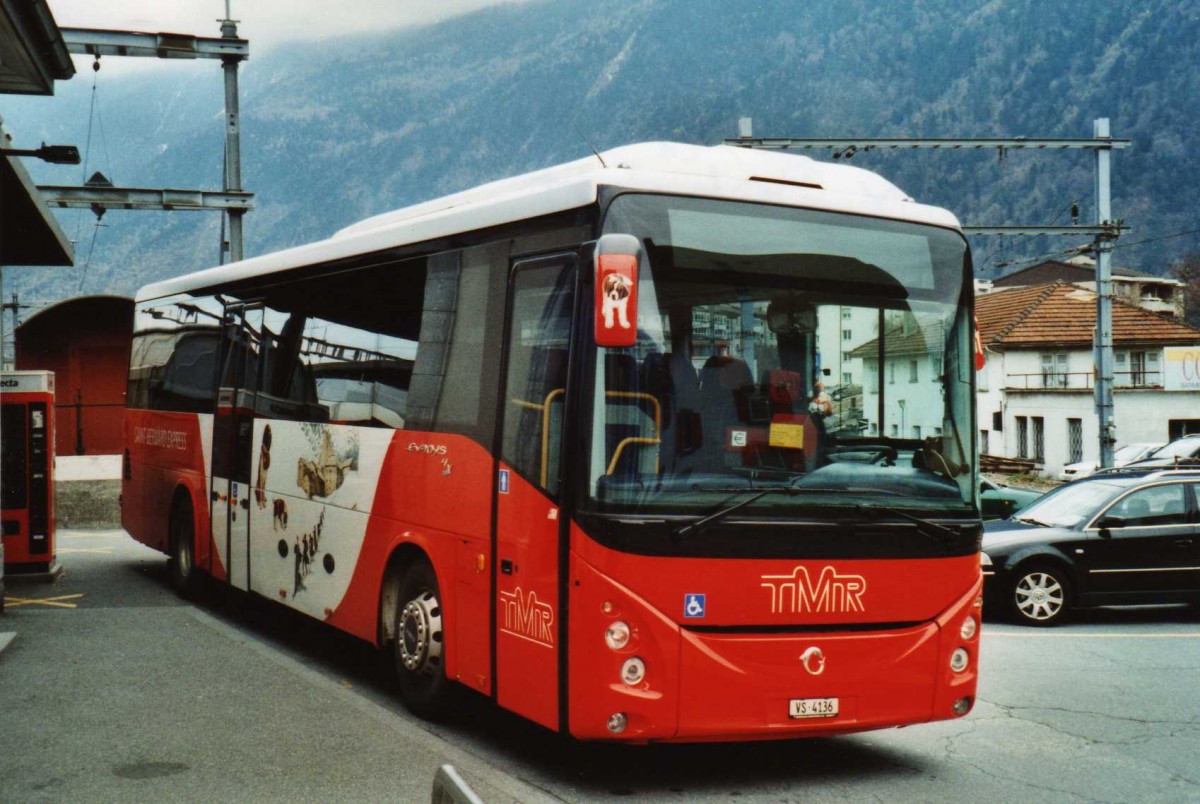 (115'623) - TMR Martigny - VS 4136 - Irisbus am 30. M�rz 2009 beim Bahnhof Martigny