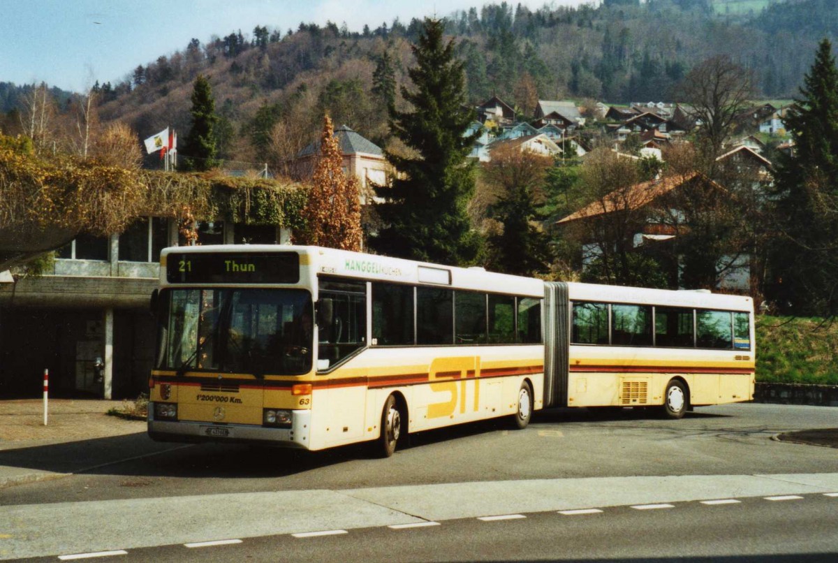 (115'724) - STI Thun - Nr. 63/BE 433'663 - Mercedes am 5. April 2009 in Oberhofen, Wichterheer
