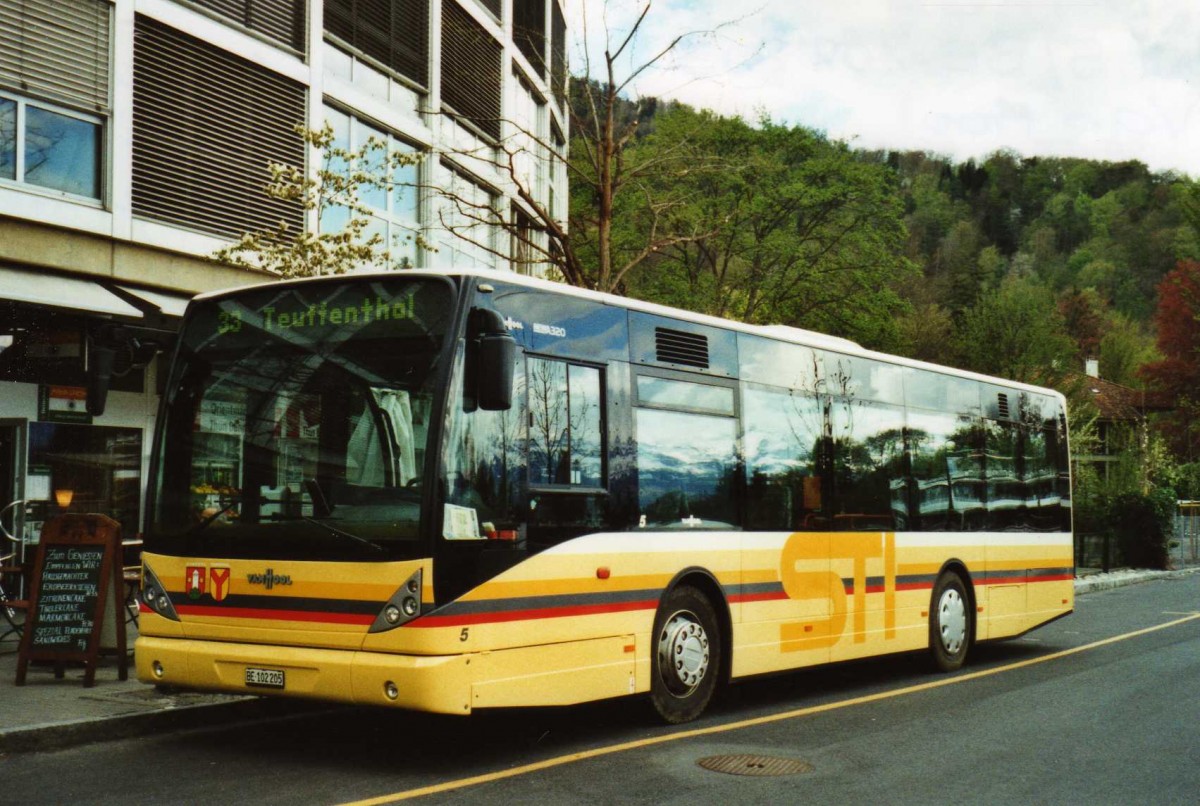 (115'913) - STI Thun - Nr. 5/BE 102'205 - Van Hool (ex Moser, Teuffenthal; ex Burri, Teuffenthal) am 17. April 2009 bei der Schiffl�ndte Thun