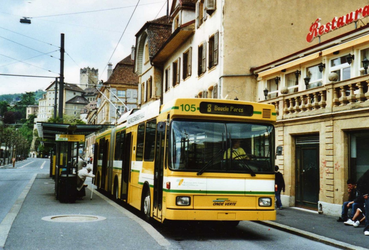 (116'314) - TN Neuch�tel - Nr. 105 - NAW/Hess Gelenktrolleybus am 3. Mai 2009 in Neuch�tel, Place Pury