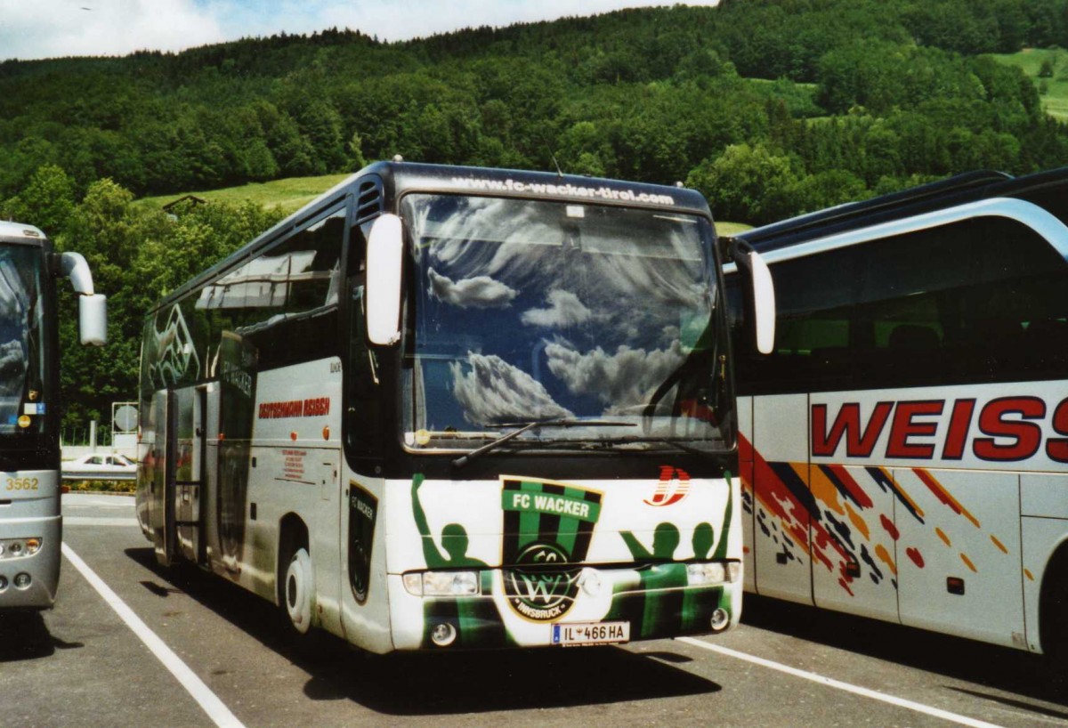 (117'103) - Deutschmann, Fulpmes - IL 466 HA - Irisbus am 29. Mai 2009 in Mondsee, Raststtte