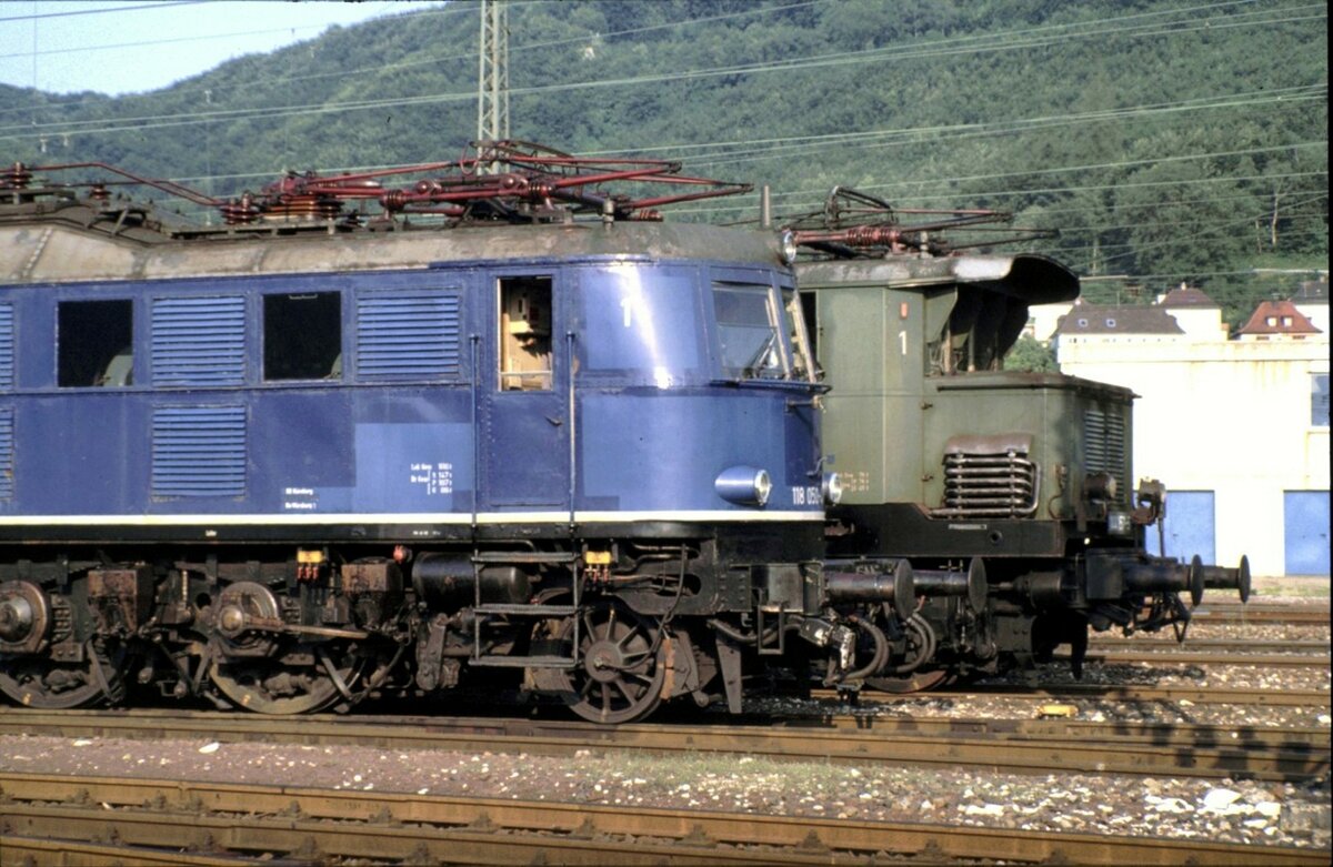 118 050-4 und 144 081-7 beim Jubiläum 50 Jahre Elektrifizierung Geislinger Steige am 24.06.1983.