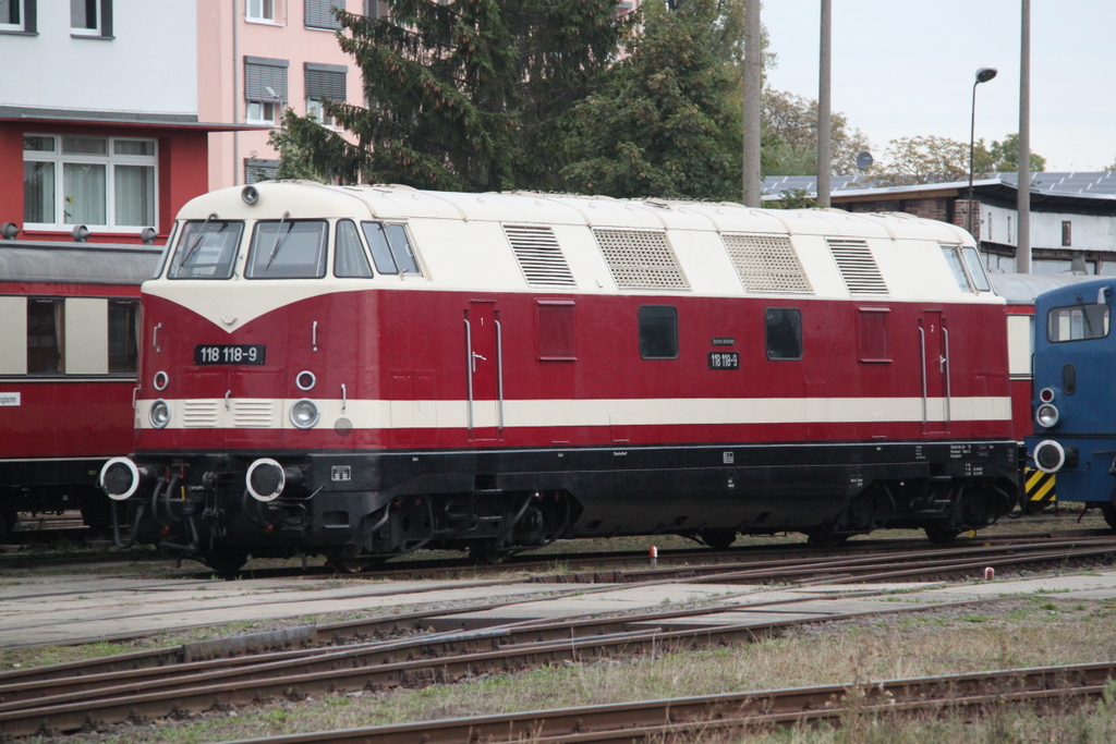 118 118-9 vom Mecklenburgischen Eisenbahn-und Technikmuseum stand zu den Schweriner Modellbahn-Tagen draußen zur besichtigung.01.10.2016