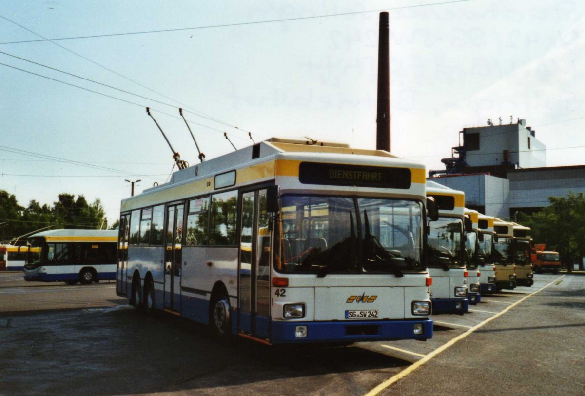 (118'125) - SWS Solingen - Nr. 42/SG-SW 242 - MAN/Gr�f&Stift Trolleybus am 5. Juli 2009 in Solingen, Betriebshof