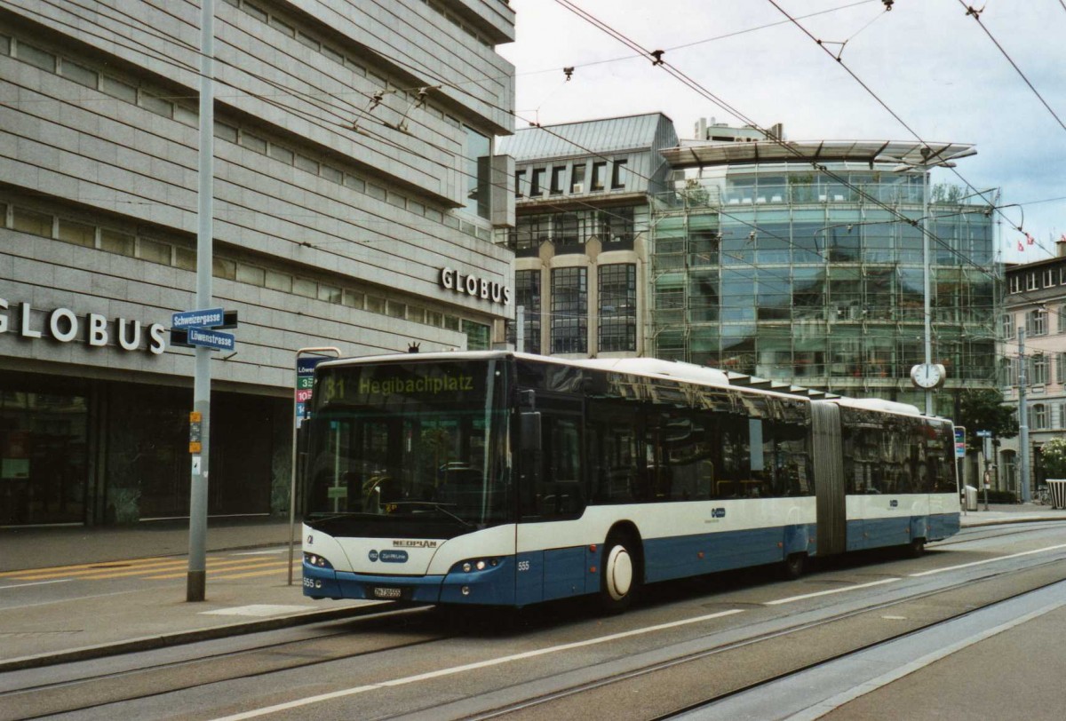 (119'117) - VBZ Z�rich - Nr. 555/ZH 730'555 - Neoplan am 12. Juli 2009 in Z�rich, L�wenplatz