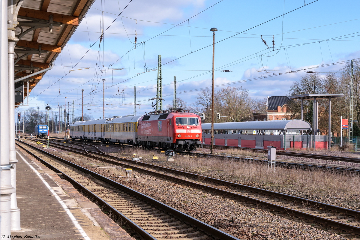 120 501-2 DB Systemtechnik GmbH mit dem Messzug 92019 von Tangerhtte nach Stendal in Stendal. 16.02.2016