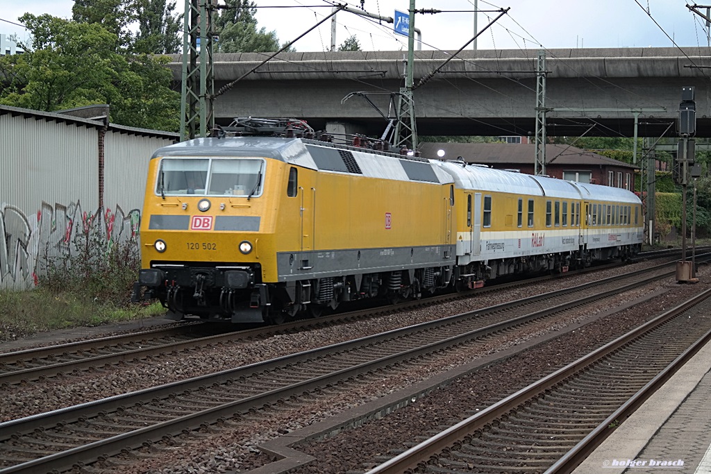 120 506 ist mit einen messzug am 17.09.13 durch hh-harburg gefahren

