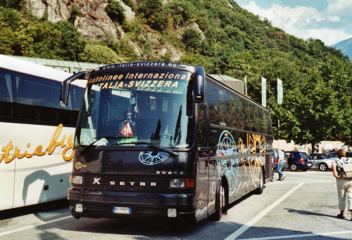 (121'002) - Aus Italien: Autolinee International Italia-Svizzera, Mineo - BZ-139 SS - Setra am 12. September 2009 in Bellinzona, Raststtte