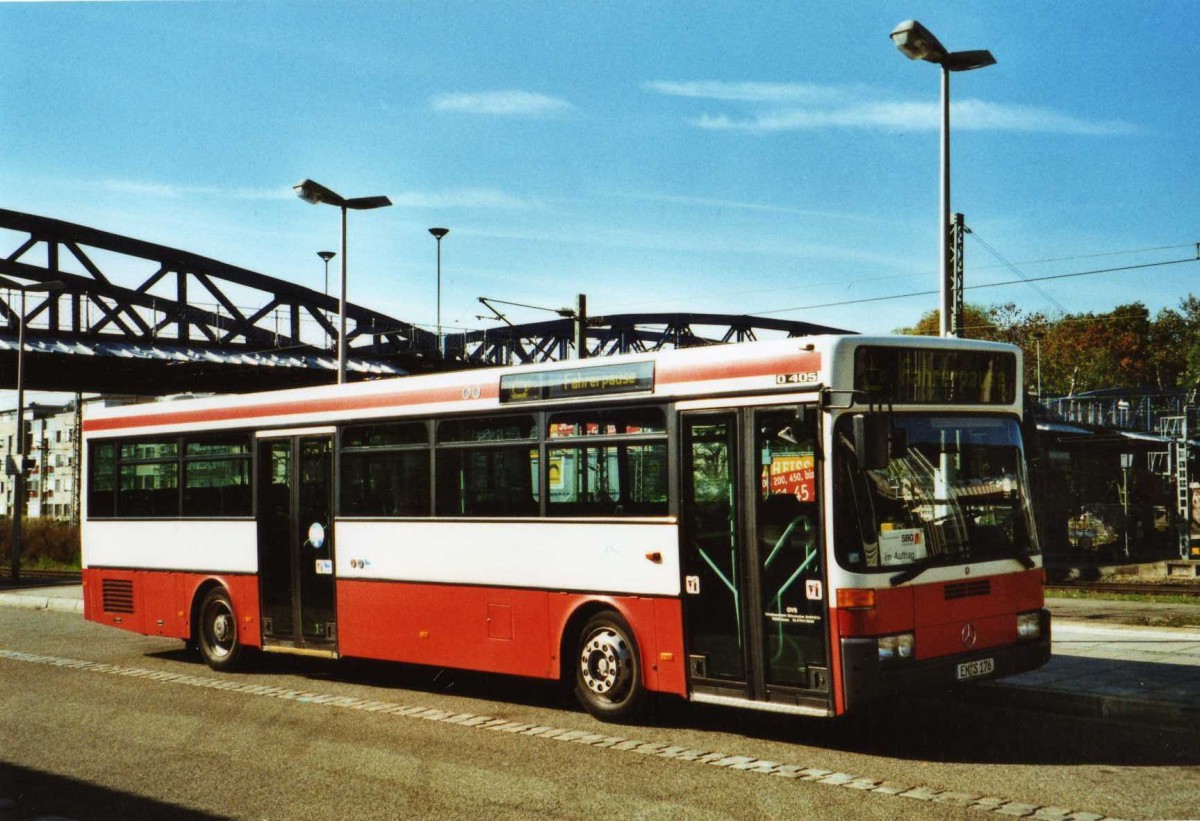 (121'605) - OVS Sexau - EM-S 176 - Mercedes am 20. Oktober 2009 beim Bahnhof Freiburg