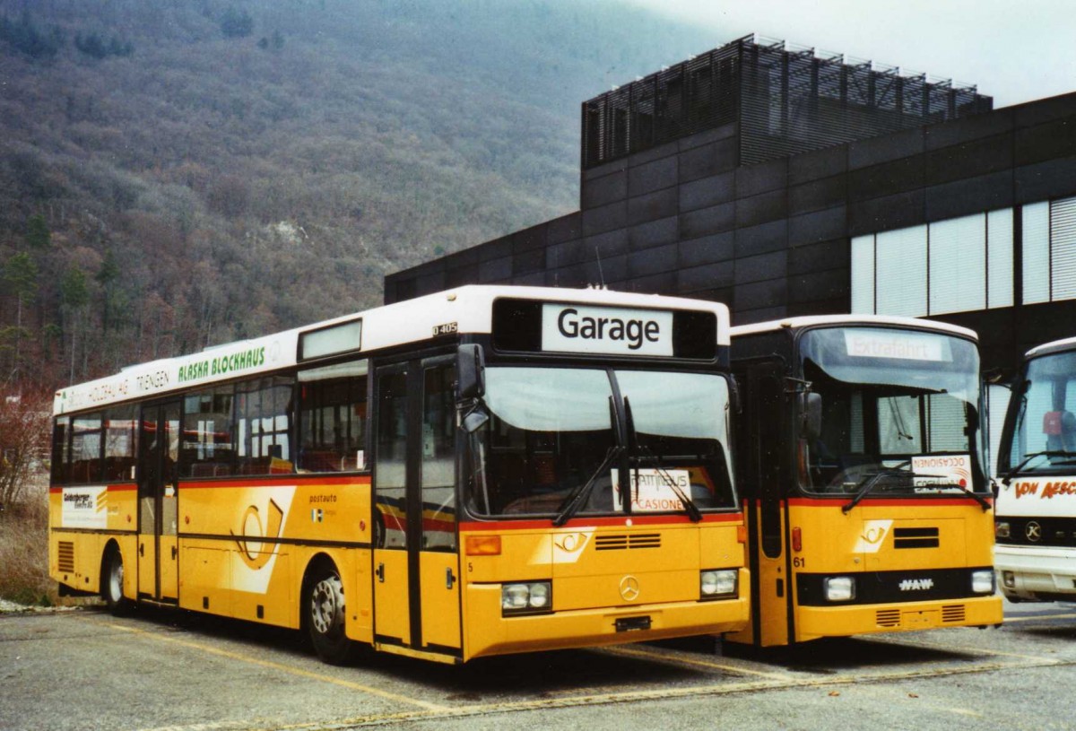 (122'512) - H�fliger, Sursee - Nr. 5 - Mercedes am 5. Dezember 2009 in Biel, Rattinbus