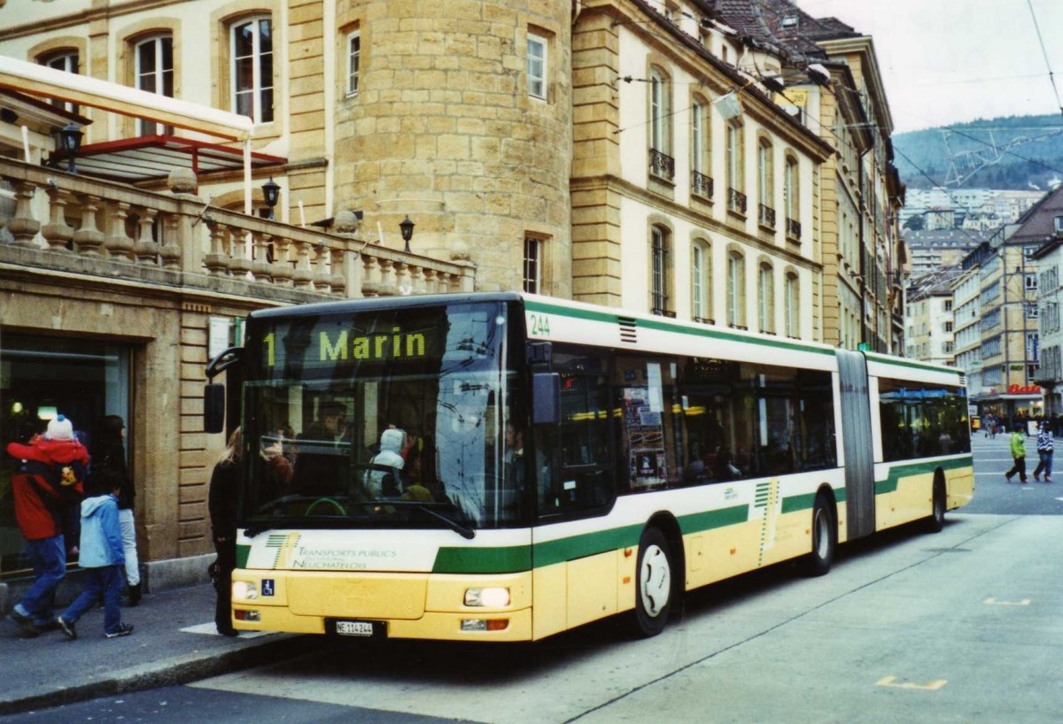 (122'535) - TN Neuch�tel - Nr. 244/NE 114'244 - MAN am 5. Dezember 2009 in Neuch�tel, Place Pury