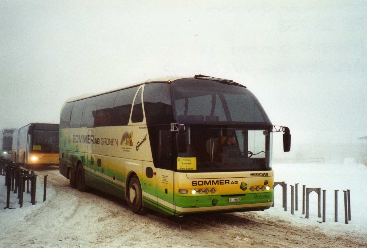 (123'917) - Sommer, Grnen - BE 26'858 - Neoplan am 9. Januar 2010 in Adelboden, Weltcup