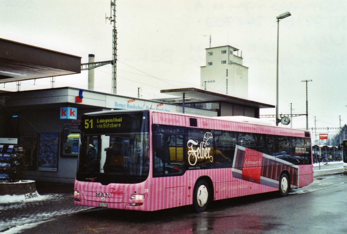 (124'124) - ASm Langenthal - Nr. 39/BE 241'703 - MAN am 11. Januar 2010 beim Bahnhof Herzogenbuchsee