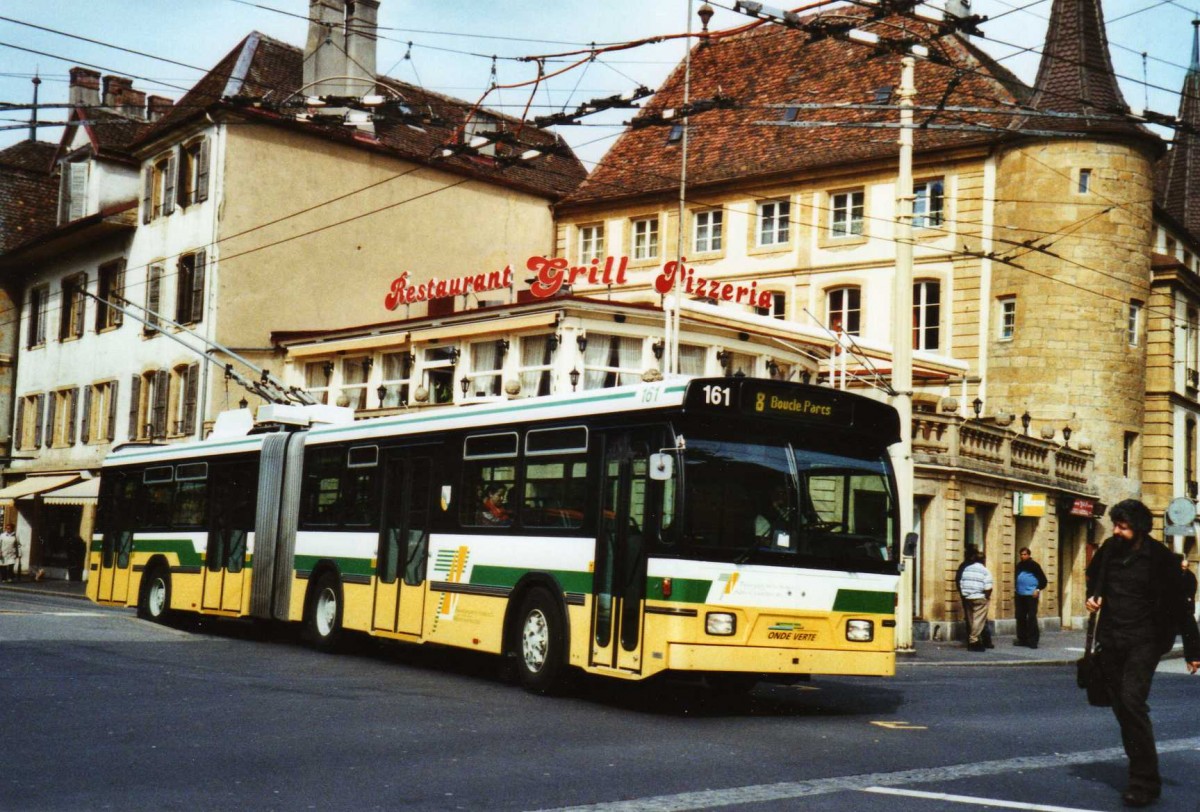 (125'220) - TN Neuch�tel - Nr. 161 - FBW/Hess Gelenktrolleybus am 22. M�rz 2010 in Neuch�tel, Place Pury