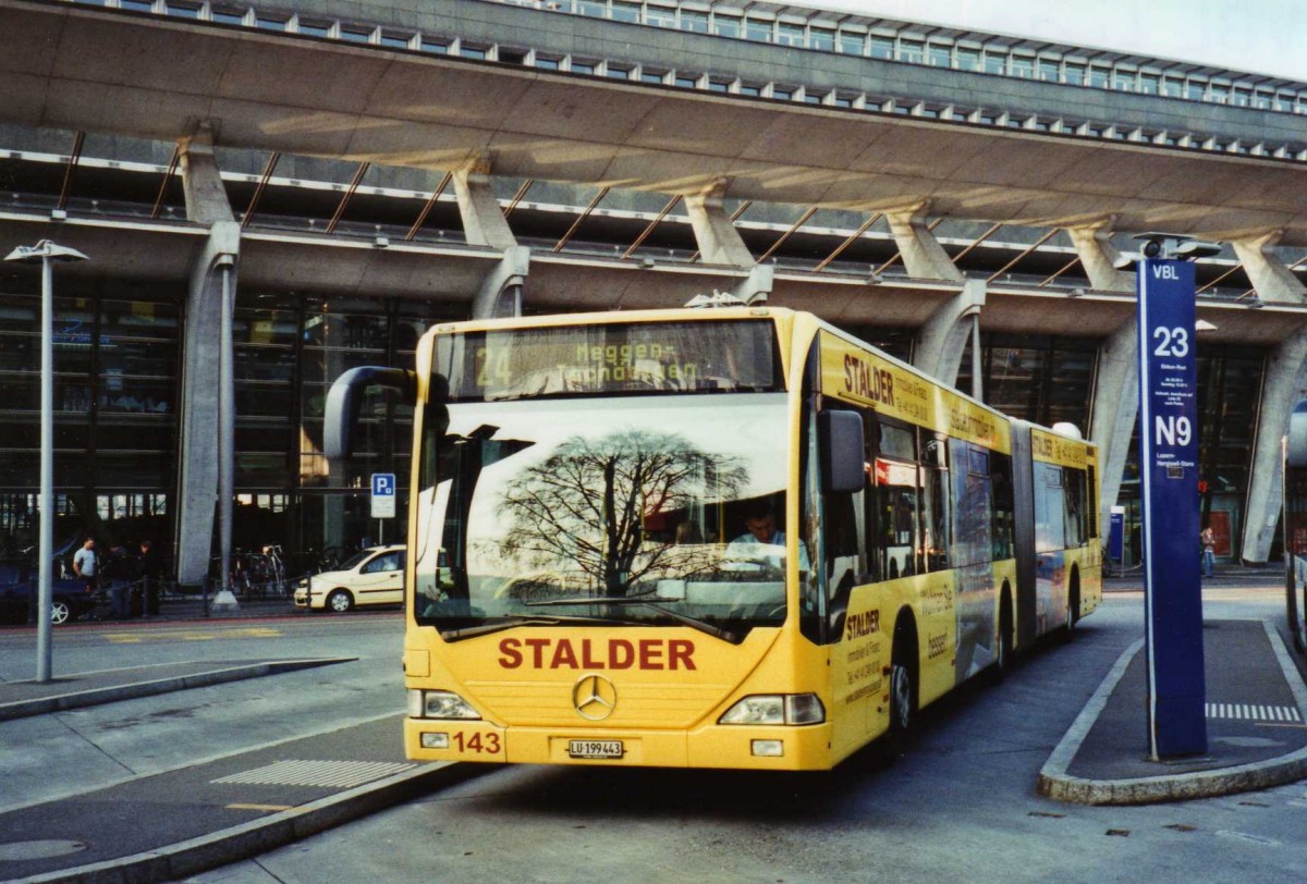 (125'528) - VBL Luzern - Nr. 143/LU 199'443 - Mercedes am 24. April 2010 beim Bahnhof Luzern