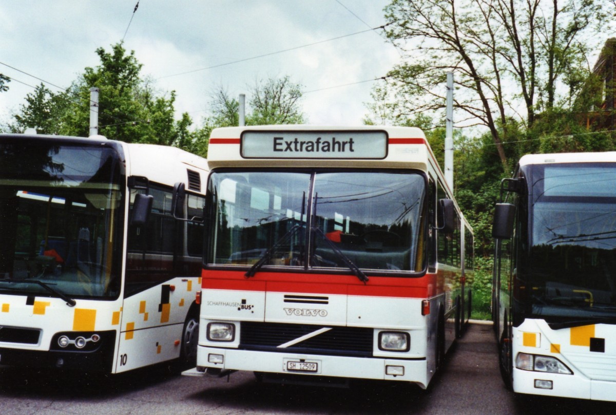 (126'303) - SB Schaffhausen - Nr. 9/SH 12'509 - Volvo/Hess (ex RVSH Schaffhausen Nr. 9; ex ASS Schleitheim Nr. 9; ex ASS Schleitheim Nr. 19) am 16. Mai 2010 in Schaffhausen, Busdepot VBSH