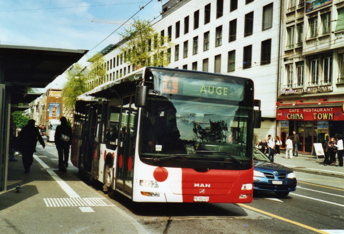 (126'413) - TPF Fribourg - Nr. 351/FR 300'401 - MAN/G�ppel am 19. Mai 2010 beim Bahnhof Fribourg