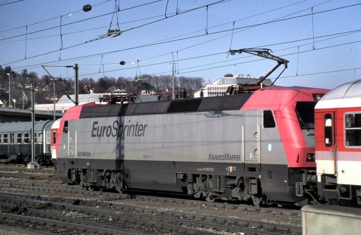 127 001-6 mit IC in Ulm am 13.03.1999.
