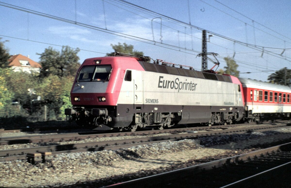 127 001-6 mit Intercity in Ulm am 17.10.1998.