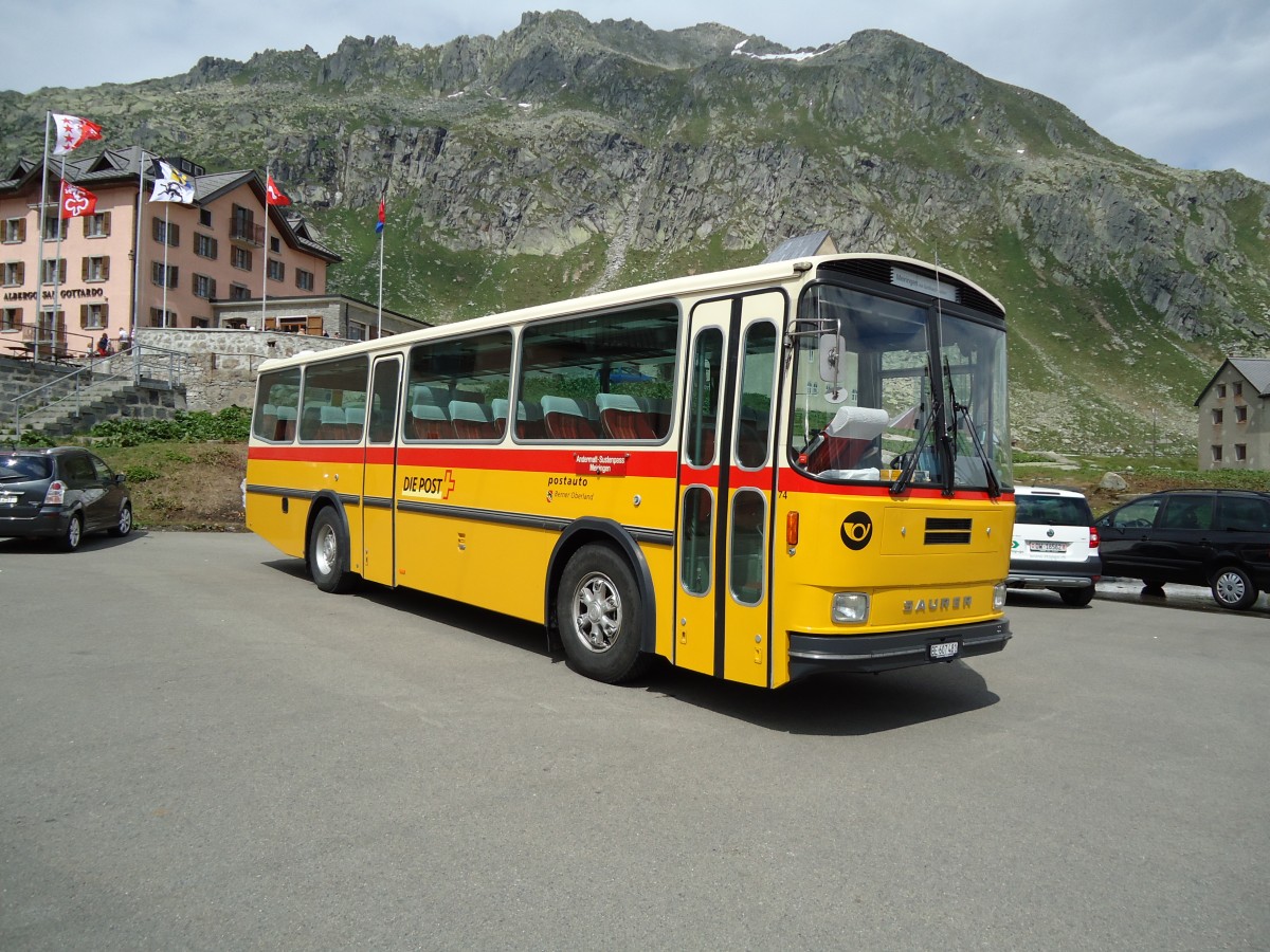 (127'594) - AVG Meiringen - Nr. 74/BE 607'481 - Saurer/R&J (ex P 24'357) am 4. Juli 2010 in Gotthard, Passh�he