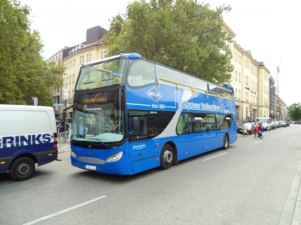 (128'606) - Mnchener Stadtrundfahrten, Mnchen - M-SR 922 - Volvo/UNVI am 11. August 2010 beim Hauptbahnhof Mnchen