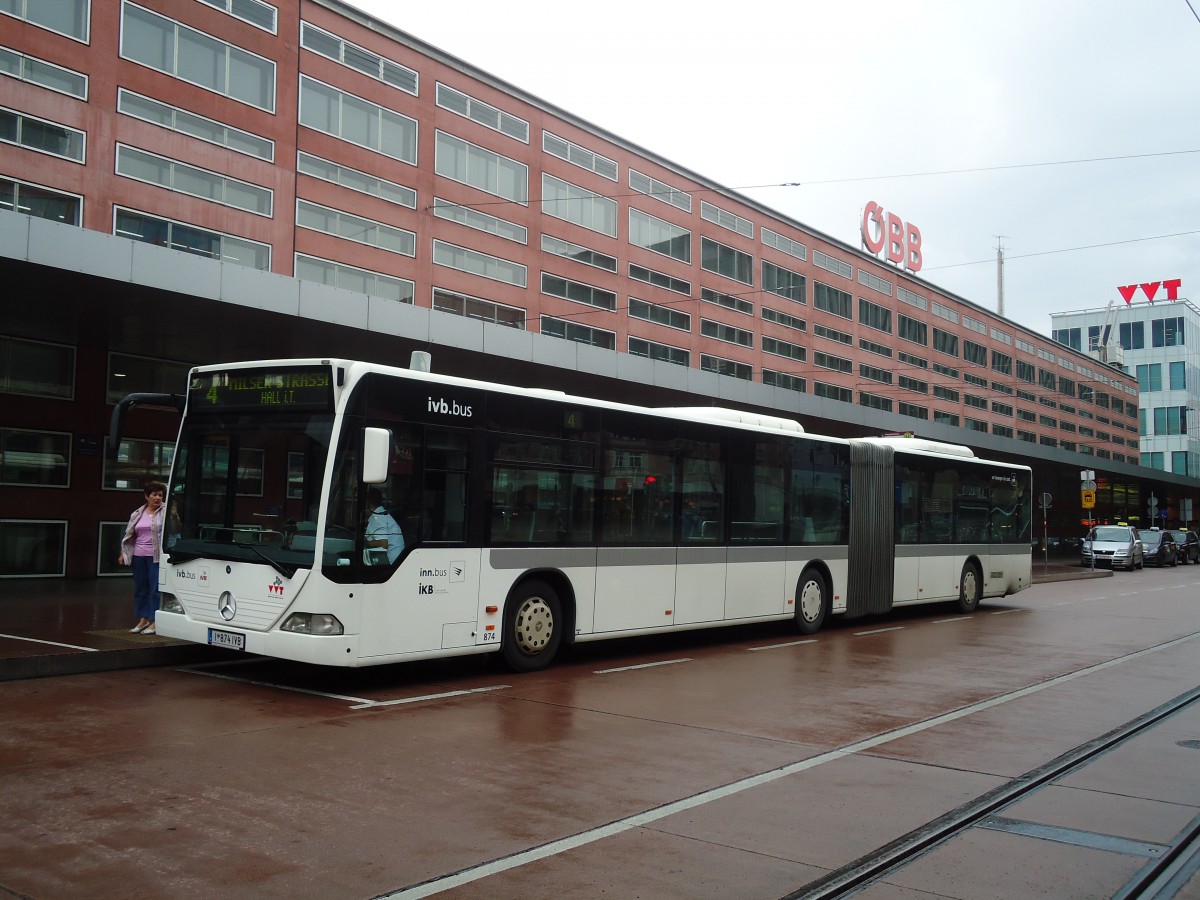 (128'651) - IVB Innsbruck - Nr. 874/I 874 IVB - Mercedes am 11. August 2010 beim Bahnhof Innsbruck