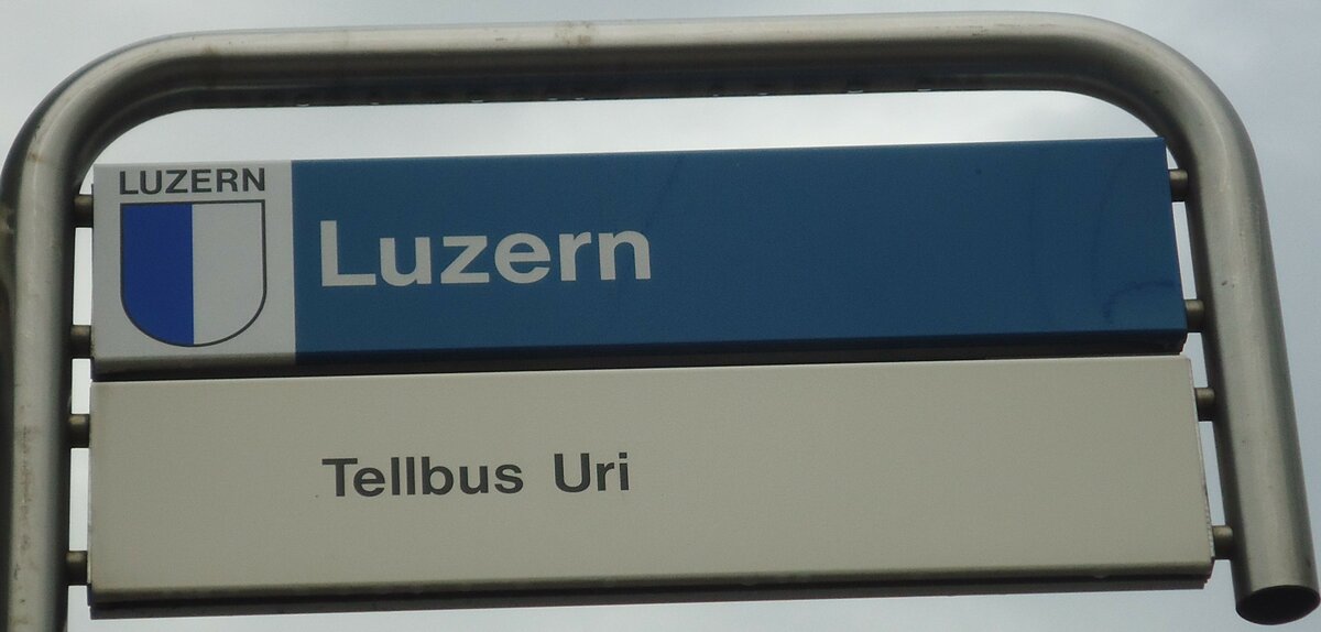 (131'438) - VBL-Haltestellenschild - Luzern, Bahnhof - am 8. Dezember 2010