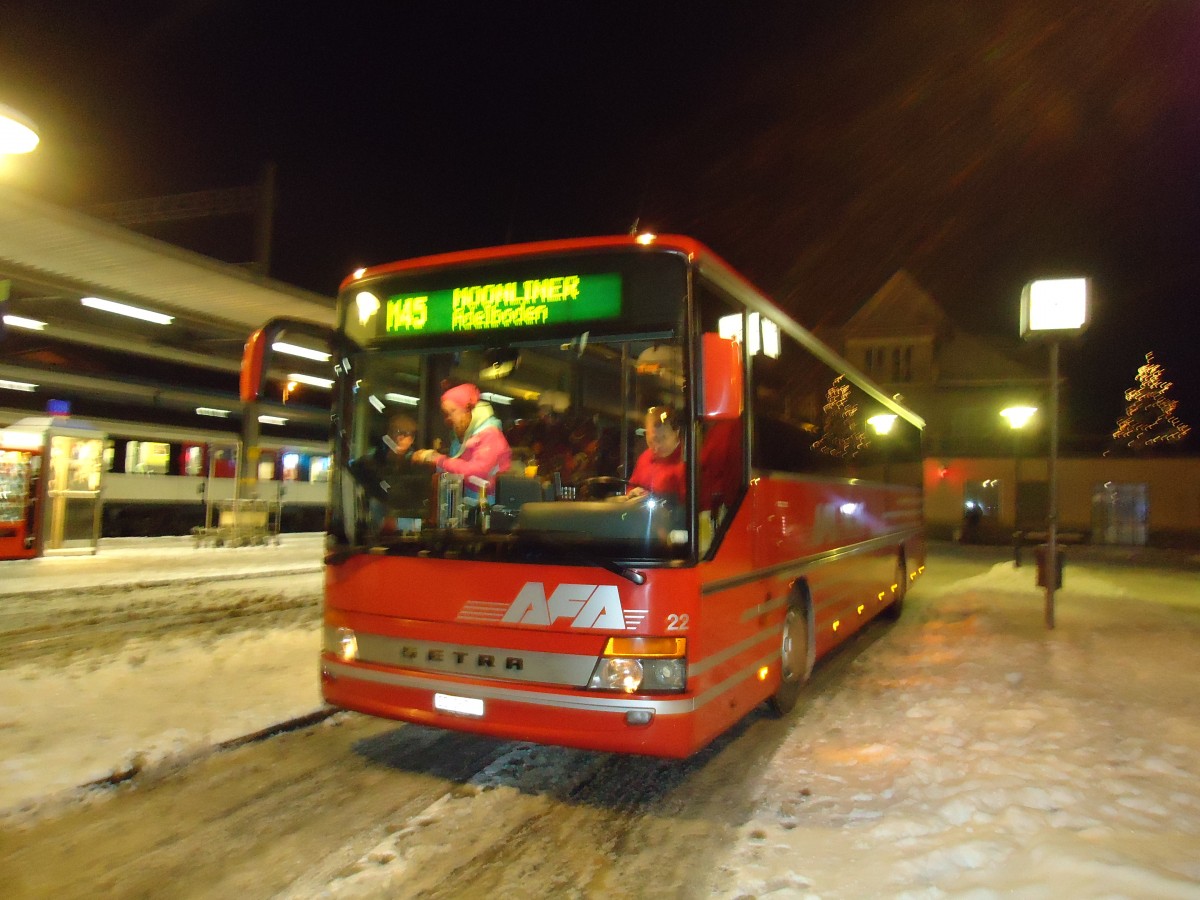 (131'644) - AFA Adelboden - Nr. 22/BE 26'708 - Setra (ex Nr. 8) am 18. Dezember 2010 beim Bahnhof Spiez