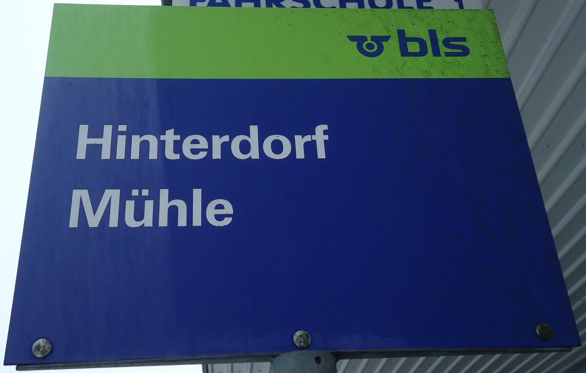 (131'747) - bls-Haltestellenschild - Langnau, Hinterdorf M�hle - am 28. Dezember 2010