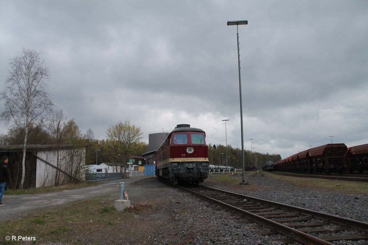 132 109 und 232 673-4 ruhen sich in Marktredwitz aus nach dem sie ein Kesselzug aus Hamburg brachten. 20.04.17