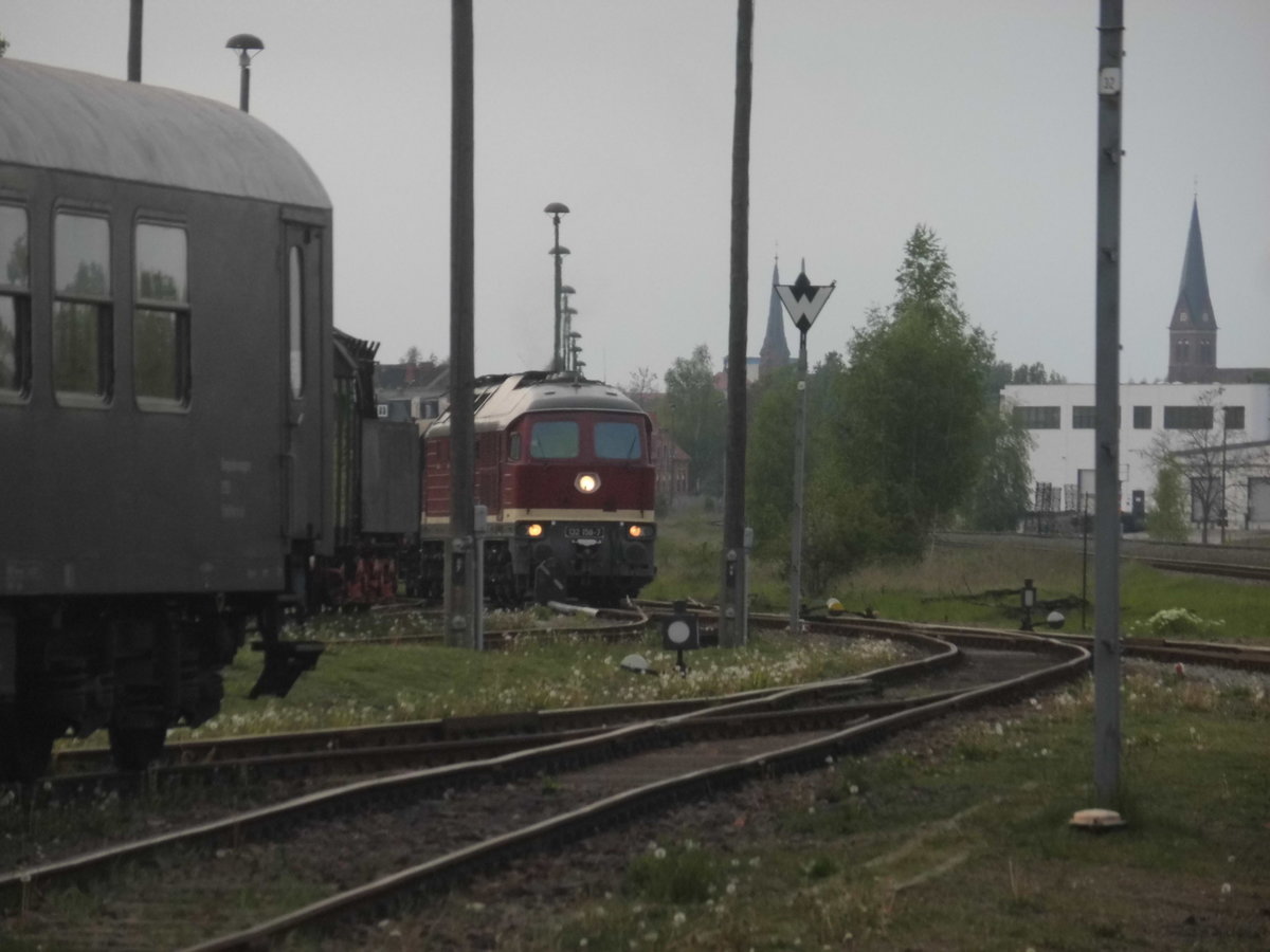 132 158 der LEG beim Einfahren ins Bw Sta�furt am 7.5.17