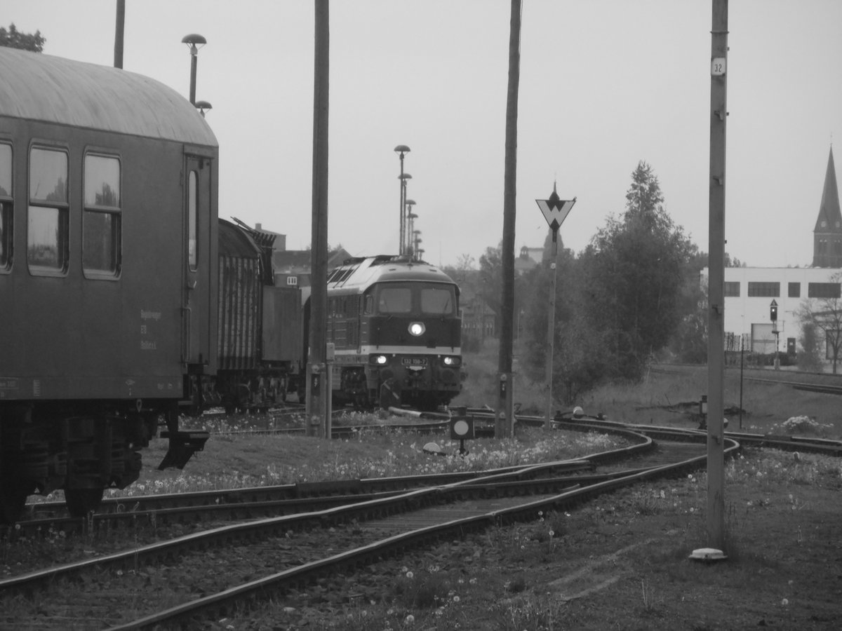 132 158 der LEG beim Einfahren ins Bw Sta�furt am 7.5.17