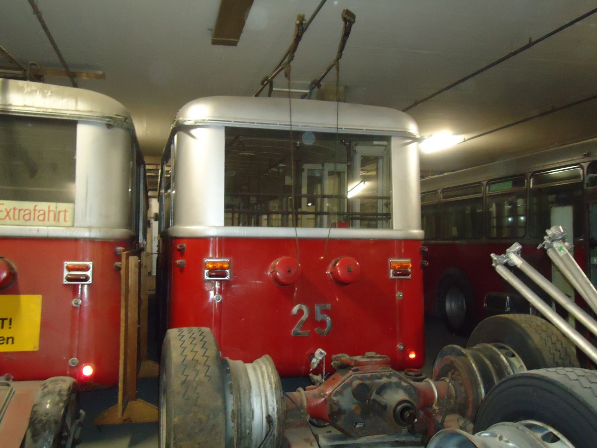 (133'122) - WV Winterthur - Nr. 25 - Saurer/Saurer Trolleybus am 20. M�rz 2011 in Winterthur, Depot Gr�zefeld