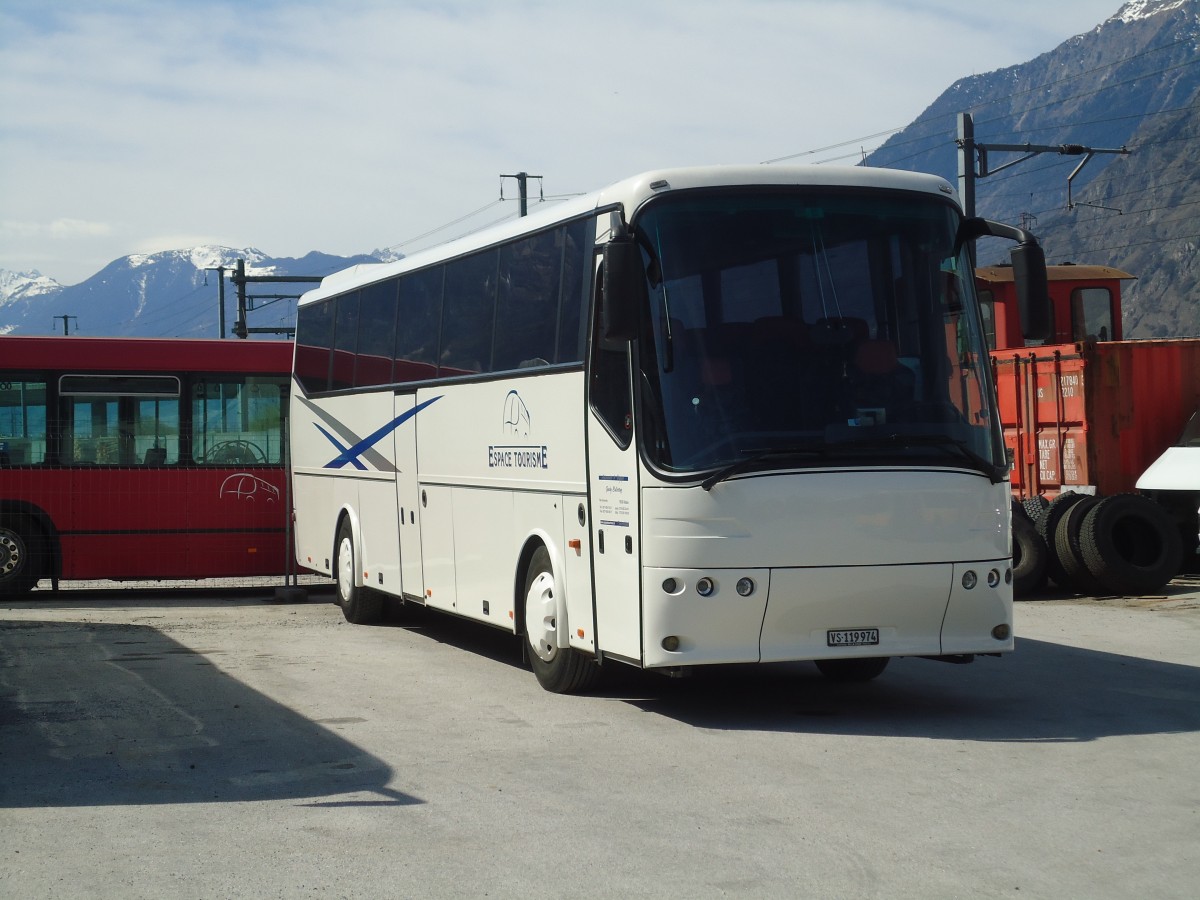 (133'183) - Espace Tourisme, Riddes - VS 119'974 - Bova (ex Amadeus, Visp Nr. 5) am 3. April 2011 beim Bahnhof Riddes