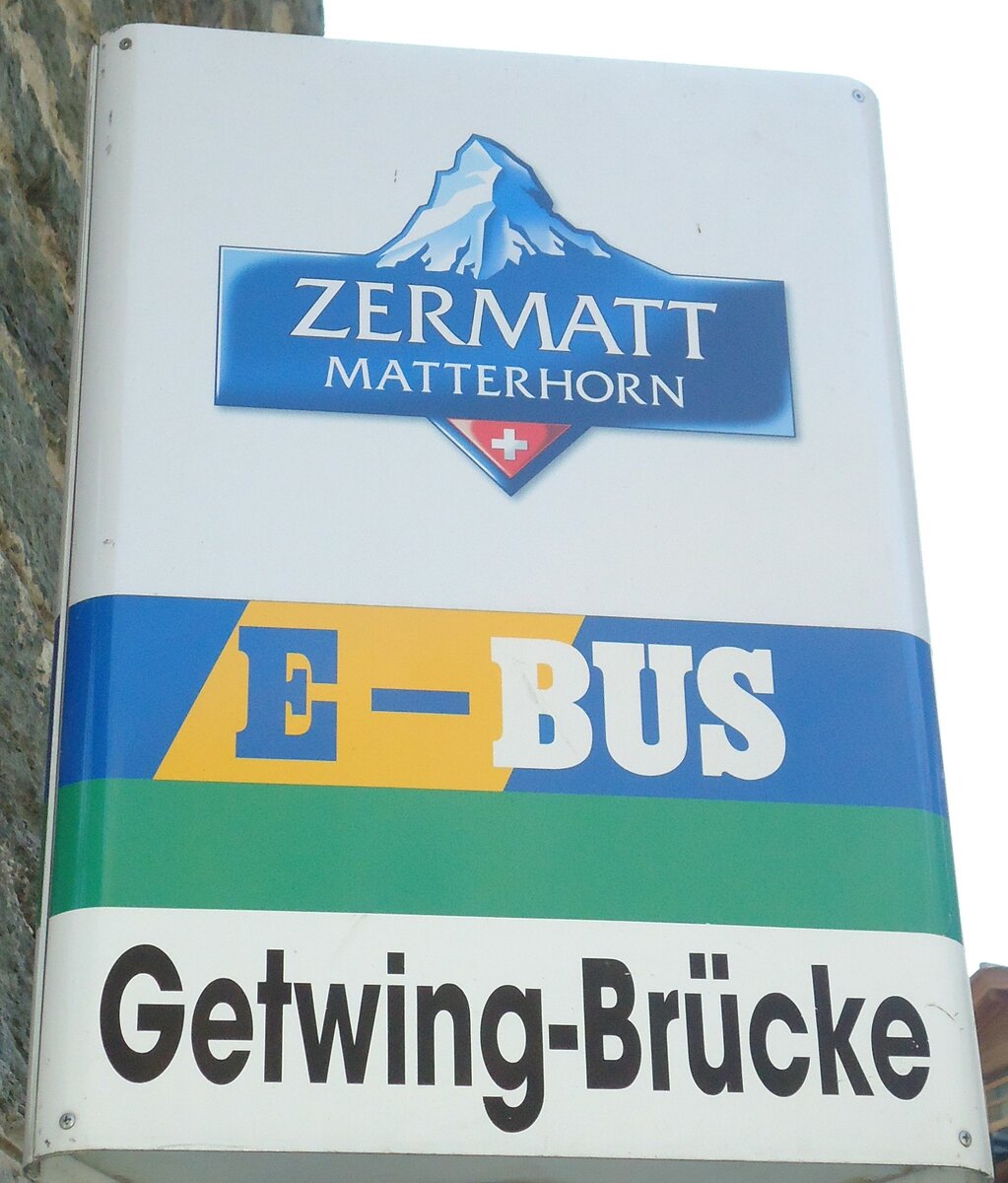 (133'366) - E-BUS-Haltestellenschild - Zermatt, Getwing-Br�cke - am 22. April 2011