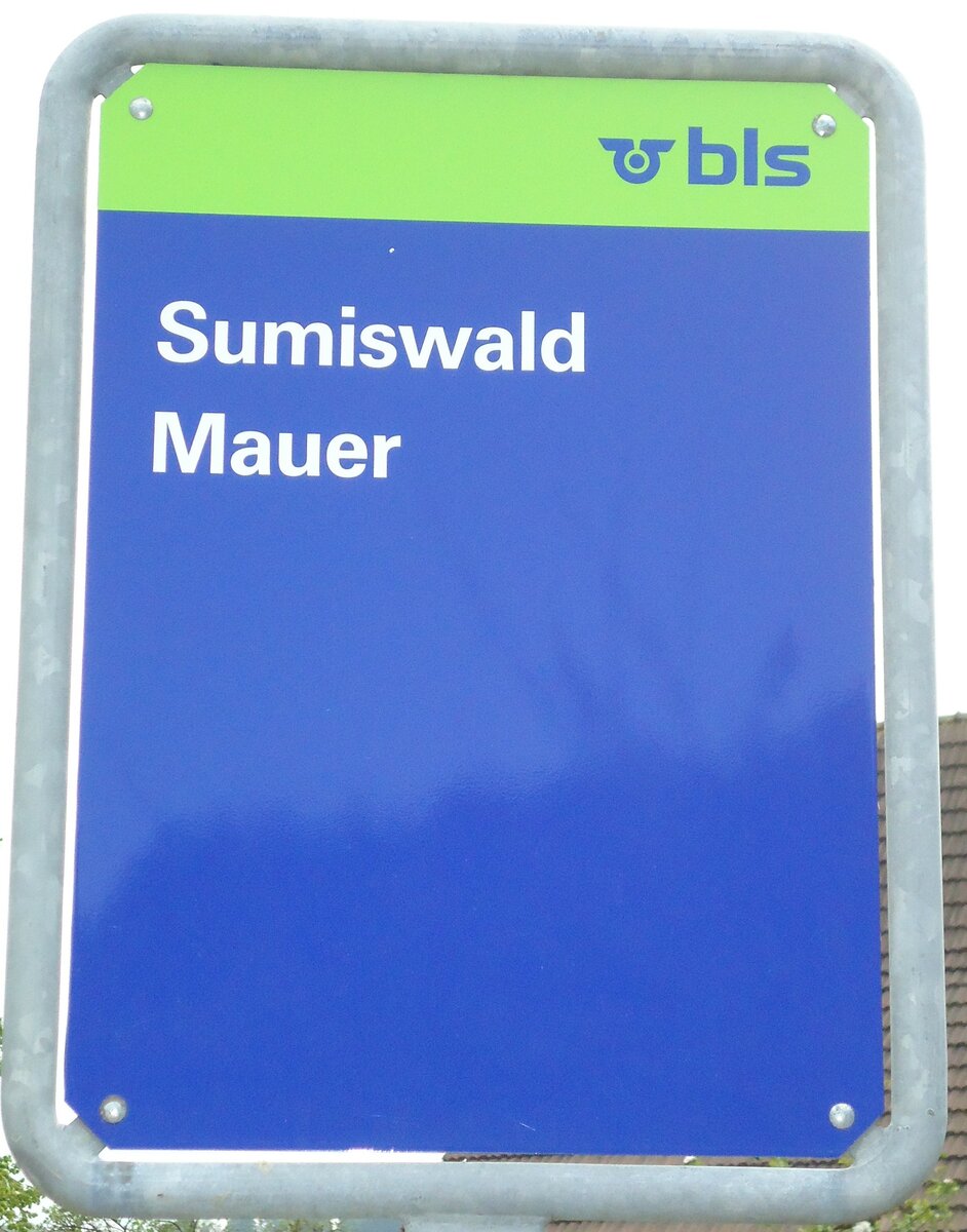 (133'509) - bls-Haltestellenschild - Sumiswald, Mauer - am 30. April 2011