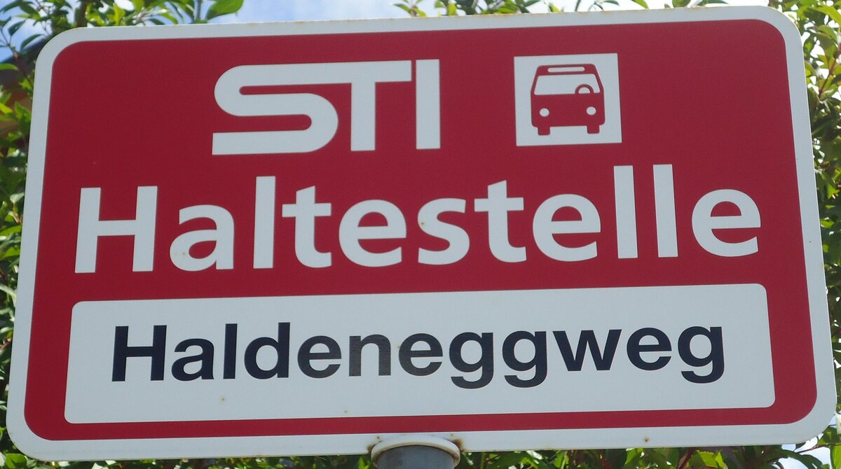 (133'880) - STI-Haltestellenschild - Steffisburg, Haldeneggweg - am 28. Mai 2011
