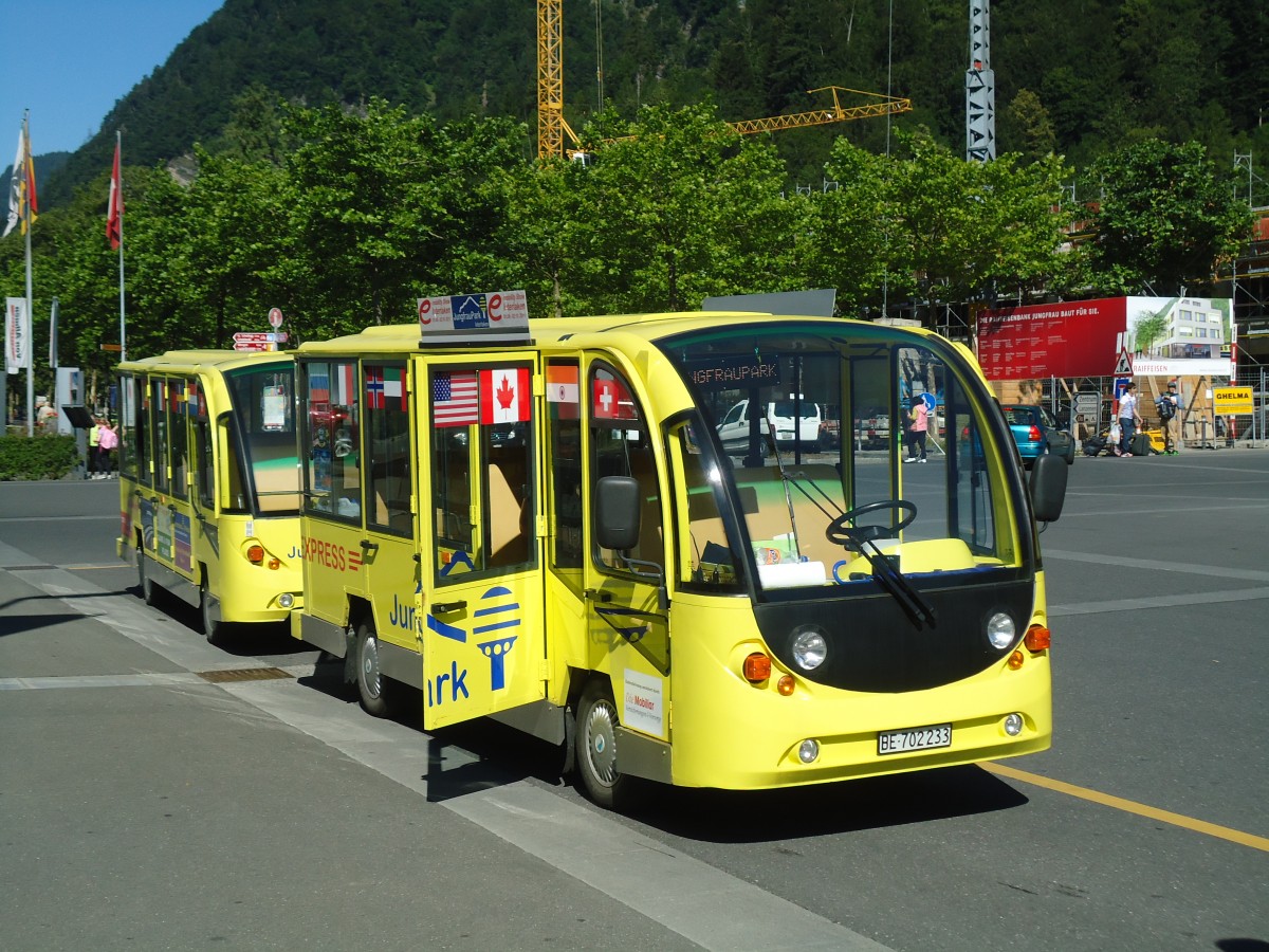 (134'668) - JungfrauPark, Matten - BE 702'233 - CMEC am 3. Juli 2011 beim Bahnhof Interlaken Ost