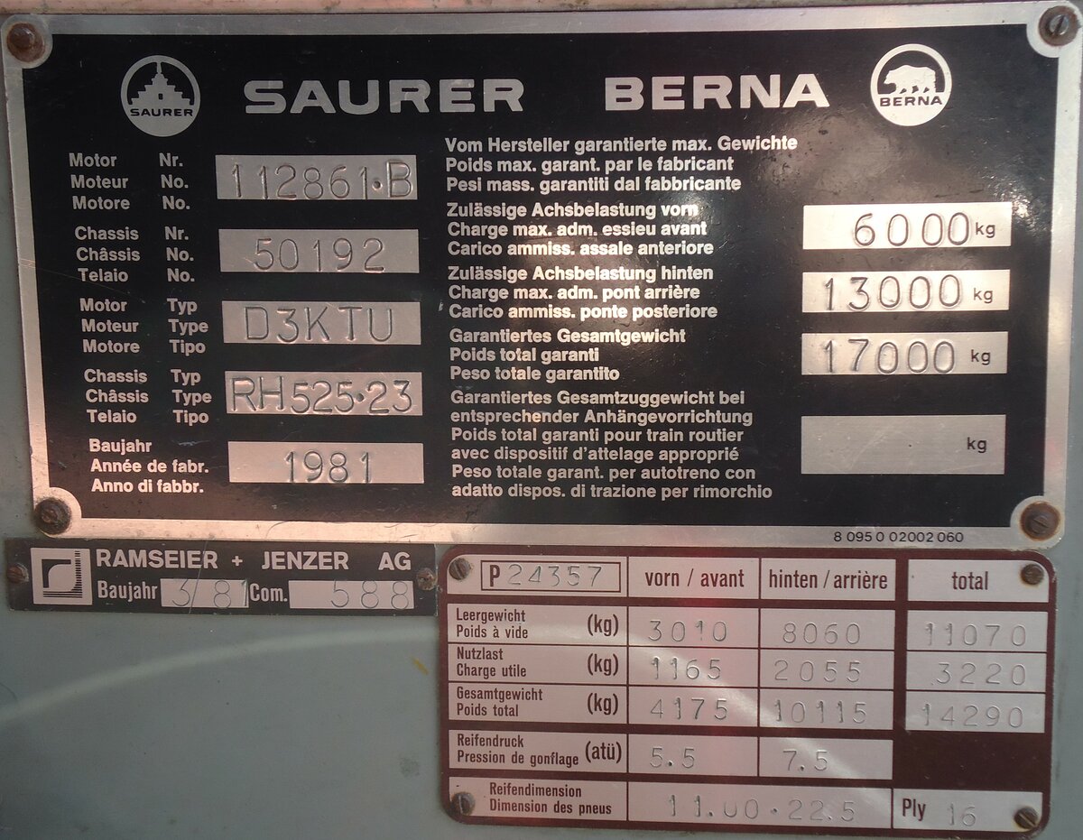 (134'715) - Typenschild - P 24'357 - am 3. Juli 2011 in Grindelwald, Bachl�ger