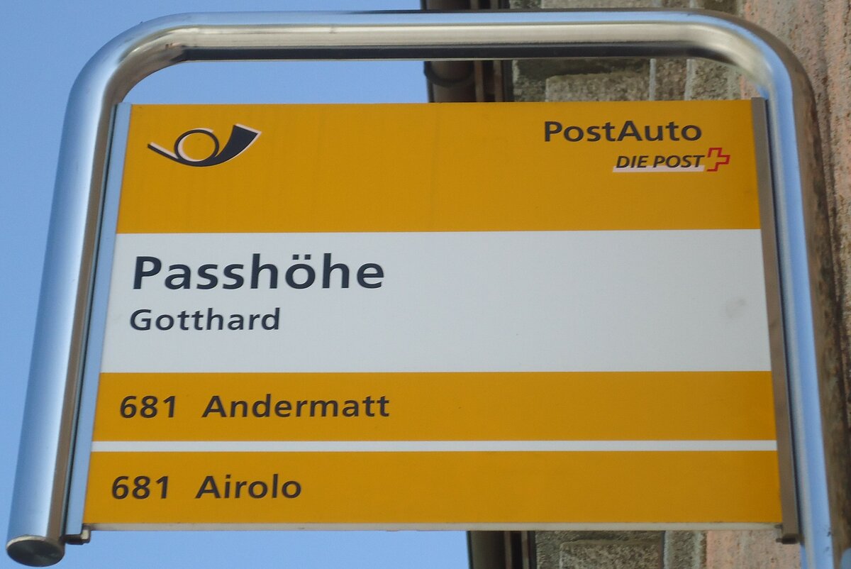 (135'713) - PostAuto-Haltestellenschild - Gotthard, Passh�he - am 21. August 2011